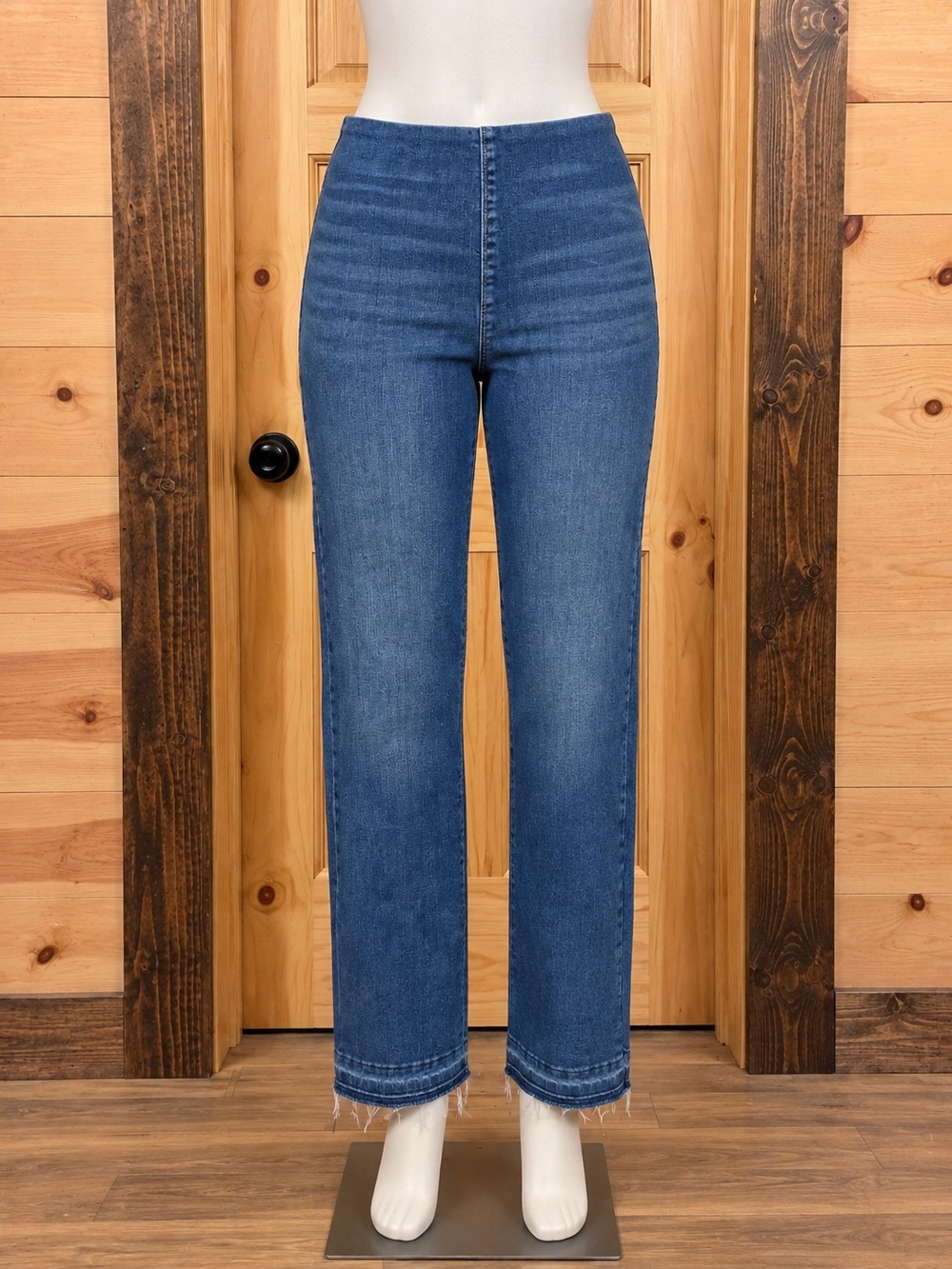 Lysse Mid-Rise Straight Leg Jeans in Medium Blue